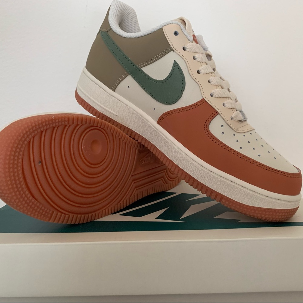 Woman’s Nike Air